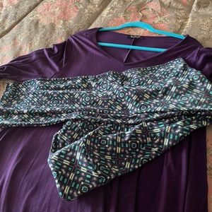 Lularoe Leggjngs, and a different brand Tunic which matches perfectly